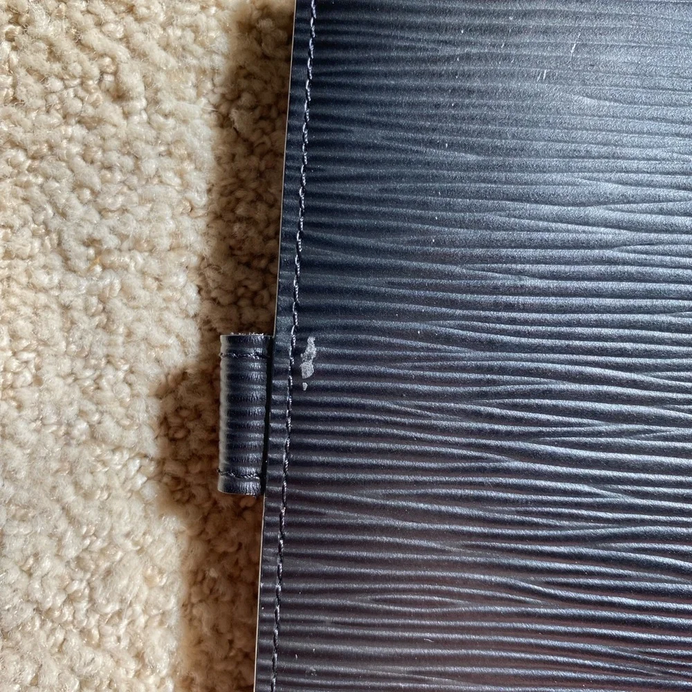 Authentic Louis Vuitton Epi leather Agenda Cover black silver - Picture 4 of 13